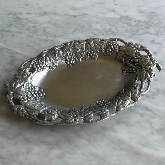 Arthur Court Oval Tray - Picture 1 of 3